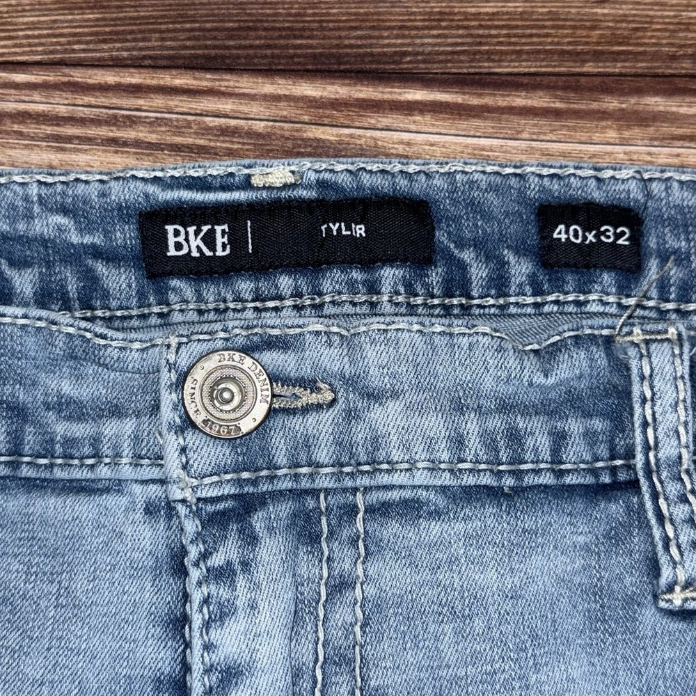 BKE Jeans Mens 40x32 Tyler Straight Demin Light Wash Buckle Western Distressed - Picture 3 of 7